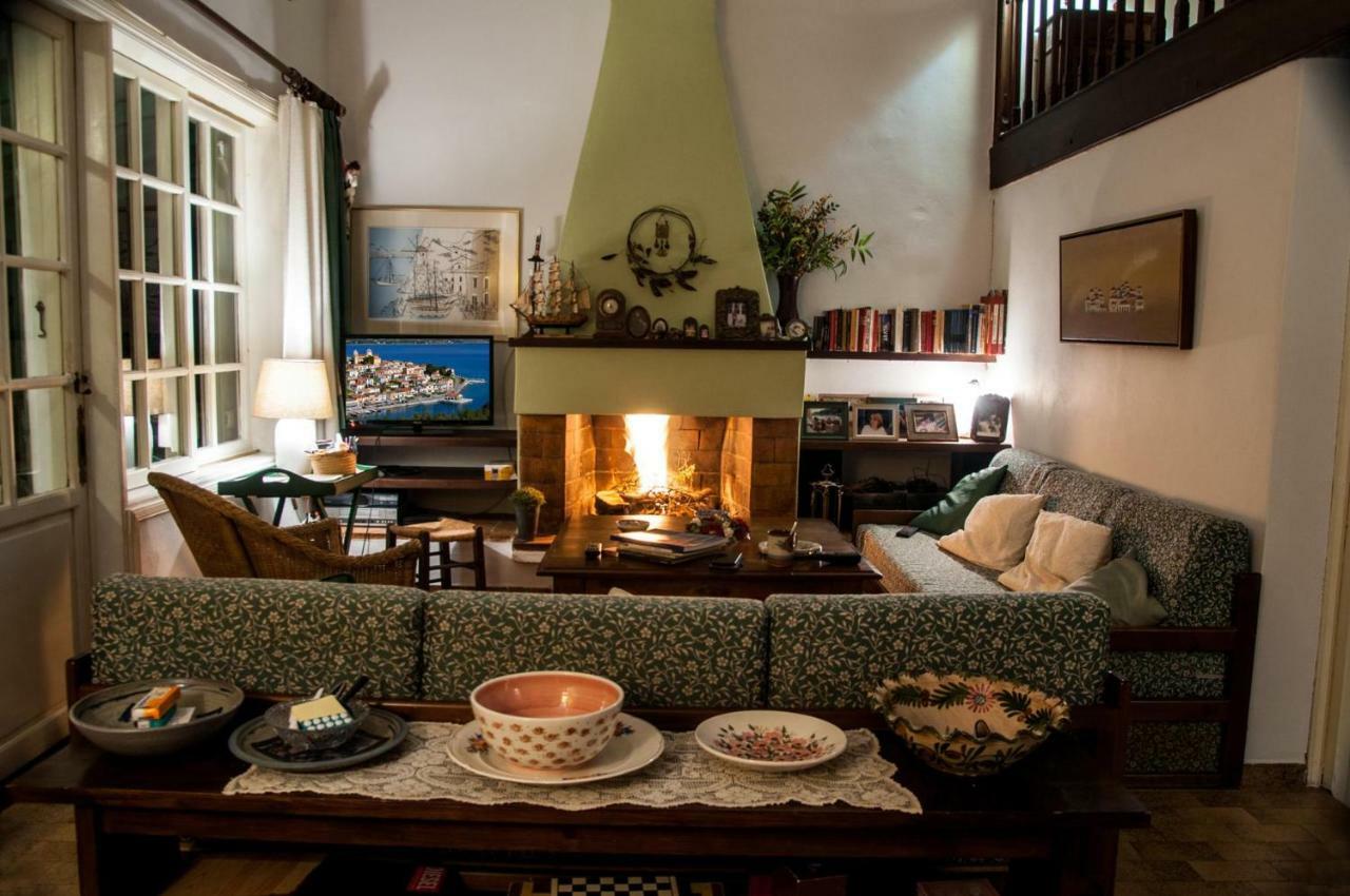Aphrodite's Coast Retreat House! Apartment